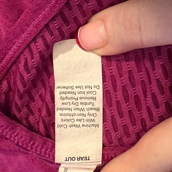 Reebok Women's Activewear Workout Tank Top - Sleeveless Mesh Top - Size Medium - Picture 4 of 4